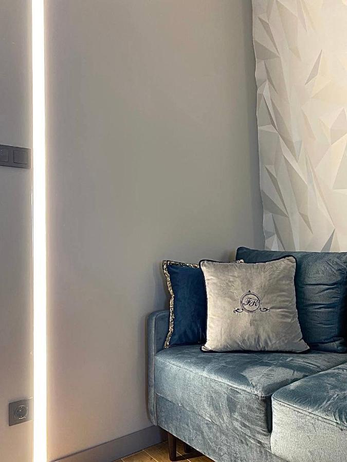 Central Family Boutique Apartments 2 Lviv Buitenkant foto